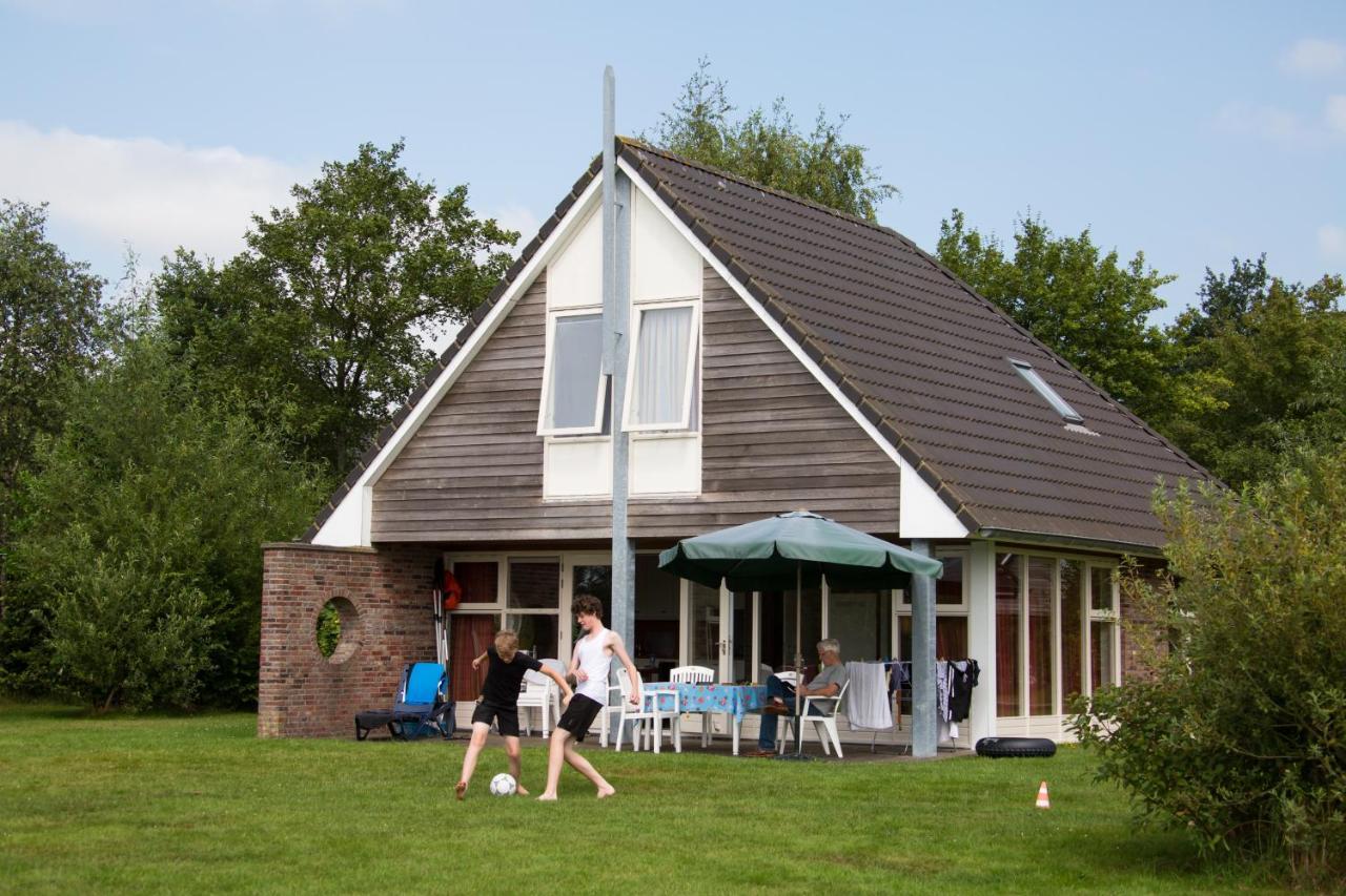 Vakantiehuis Camping It Wiid Earnewald Bagian luar foto